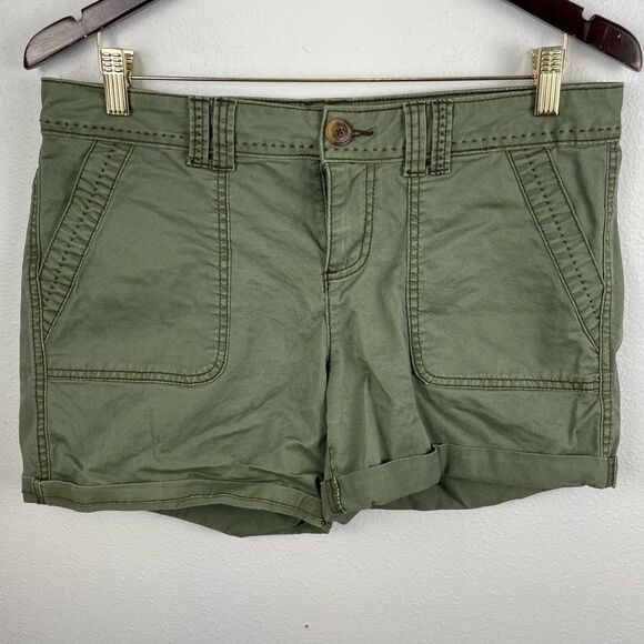 Maurices Green Stretch Shorts Size 9/10 EUC - Picture 1 of 3